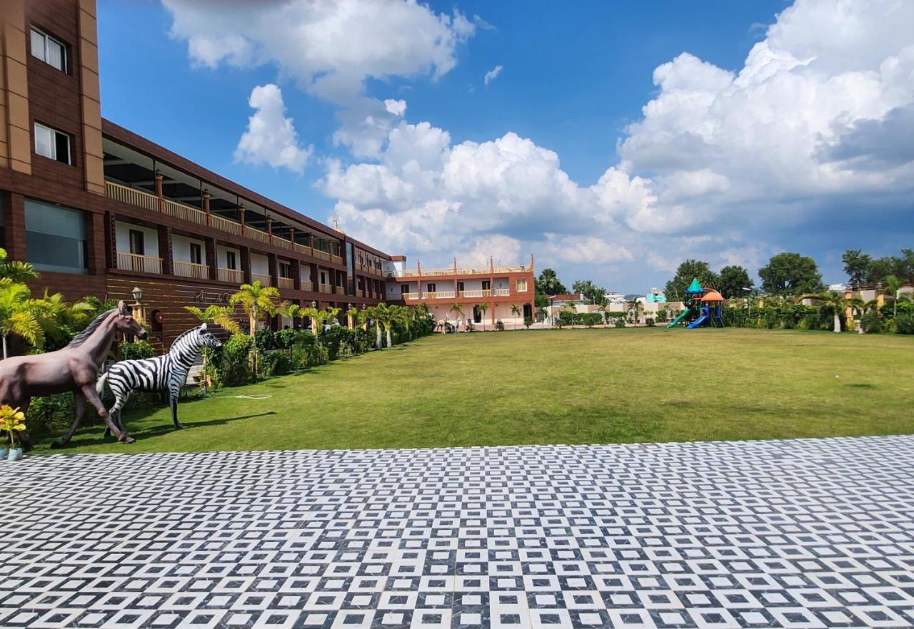 The Bodhi Palace Resort Екстер'єр фото