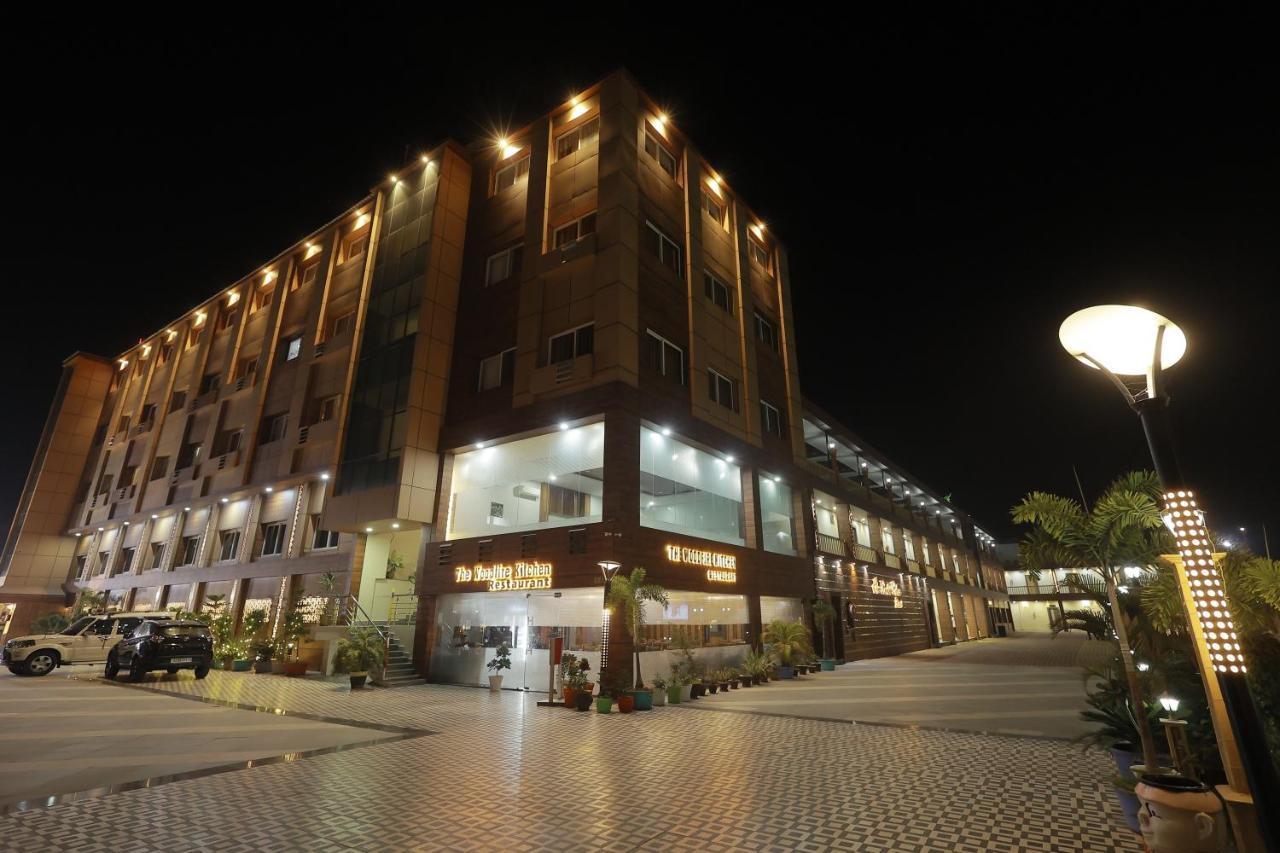 The Bodhi Palace Resort Екстер'єр фото