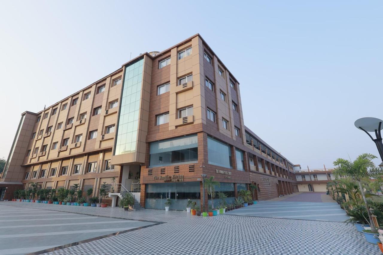 The Bodhi Palace Resort Екстер'єр фото